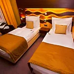 Danubia Gate Отель 4*