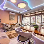 Отель Danubia Gate 4*