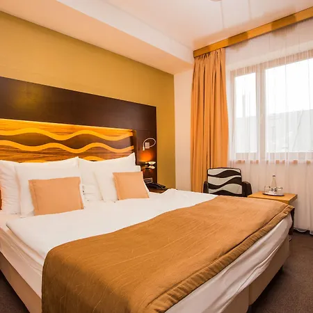 Hotel Danubia Gate 4*