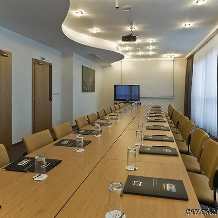 Danubia Gate Hotel 4*