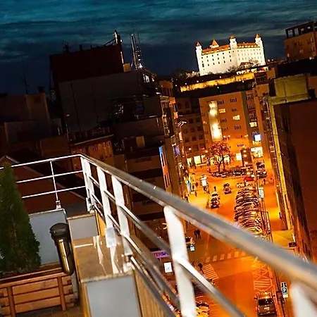 Danubia Gate Отель 4*