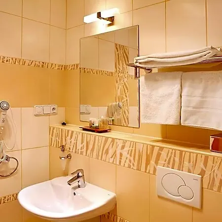 Danubia Gate 4* Братислава