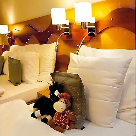 Danubia Gate Отель 4*