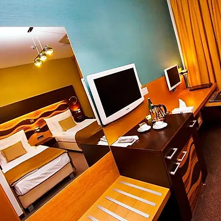 Danubia Gate Отель 4*