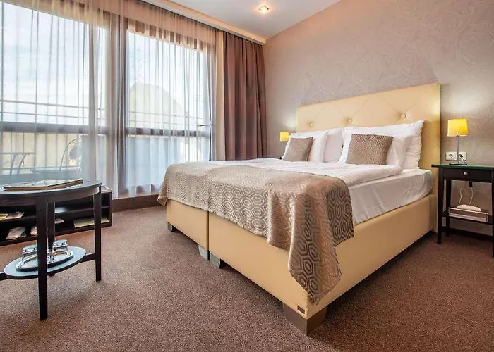 Hotel Danubia Gate 4*