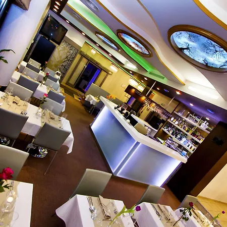 Danubia Gate Hotel 4*