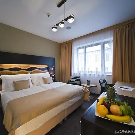 Hotel Danubia Gate 4*